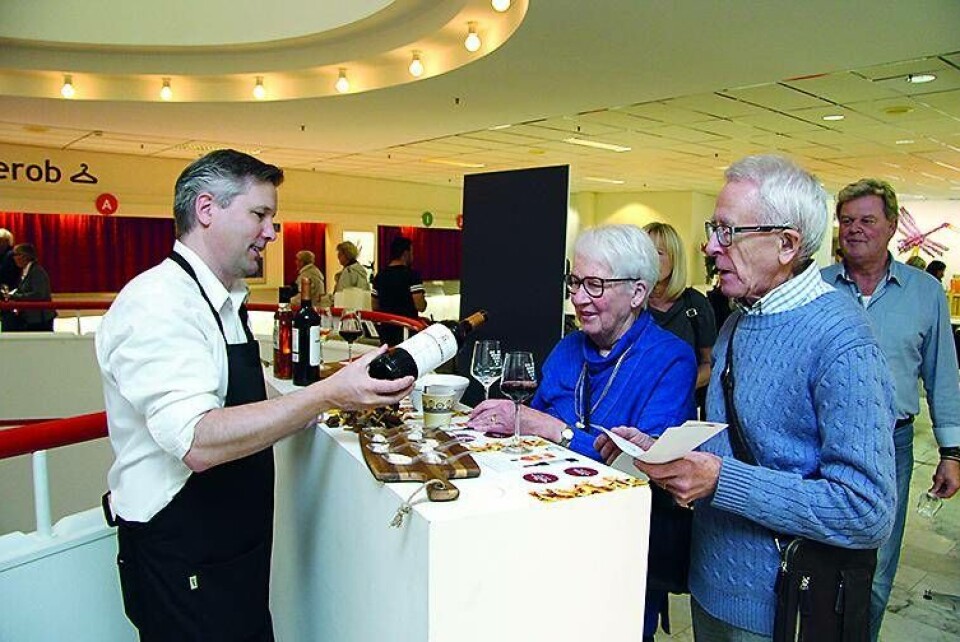 Patric Anderson under förra årets Vin i Västerås på ACC. Västerås Tidnings vinexpert är givetvis på plats även i år. Foto: Lasse Blom Patric Anderson under förra årets Vin i Västerås på ACC. Västerås Tidnings vinexpert är givetvis på plats även i år. Foto: Lasse Blom