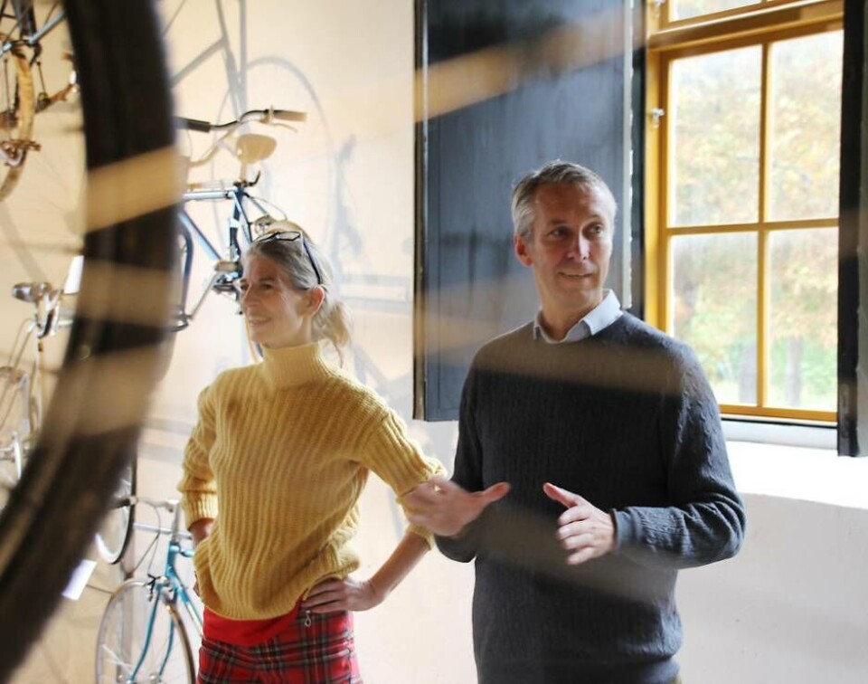 Tidö slotts David von Schinkel är Initiativtagare till cykelmuseet och höll ett kort invigningstal inför en mindre skara än önskat. ”The grand opening” blir istället den 15 maj. Foto: Jonas Bergkvist