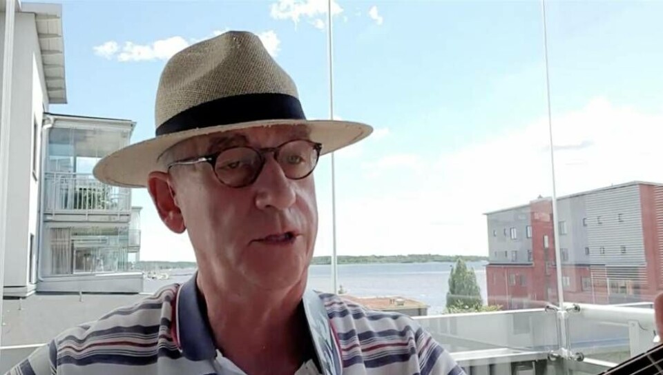 Mälarhyllningen. Pär Anders Fahlén spelade in Mälaren hemma på sin balkong på Lillåudden med utsikt över hyllningsobjektet. Foto: Privat Foto: Privat