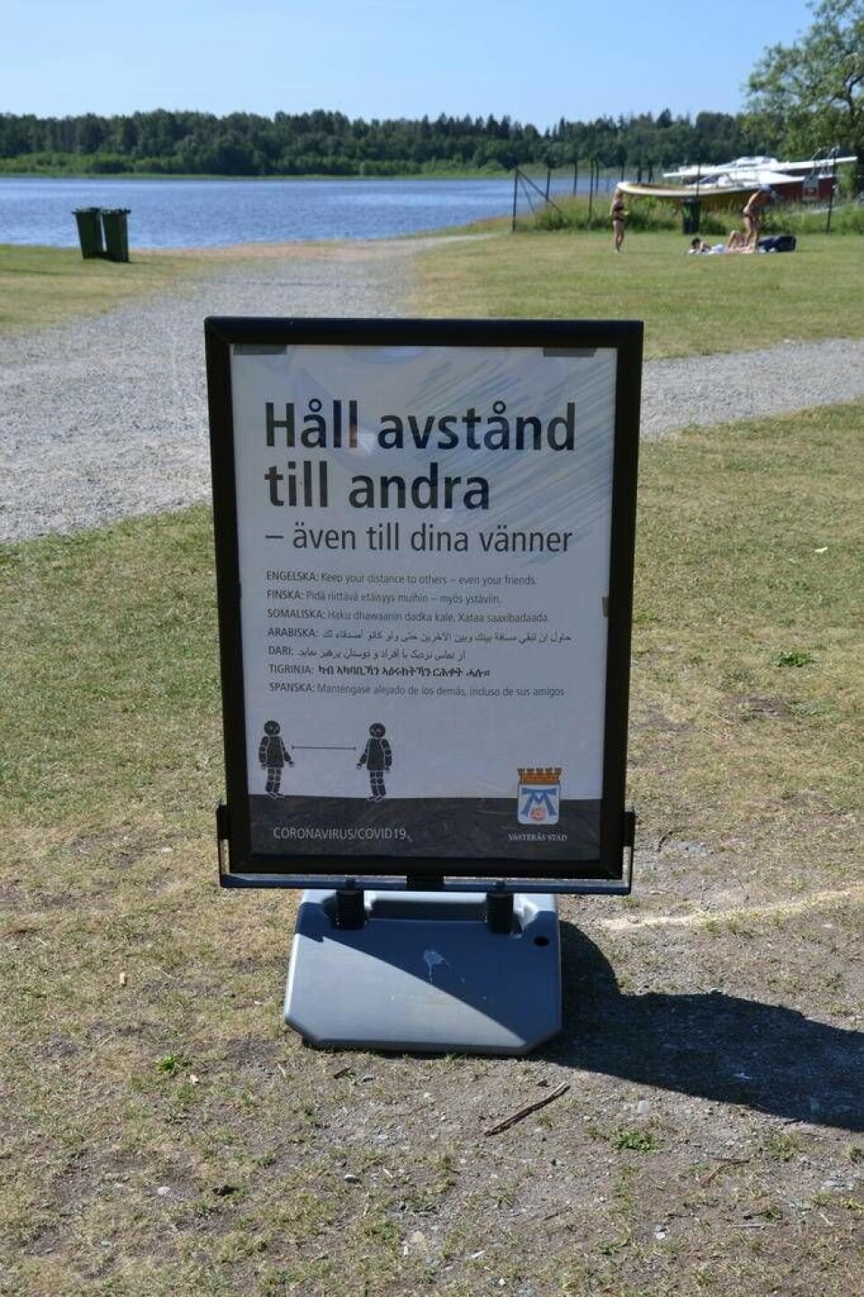Västerås stad informerar på stadens badplatser. Foto: Helena Andersson