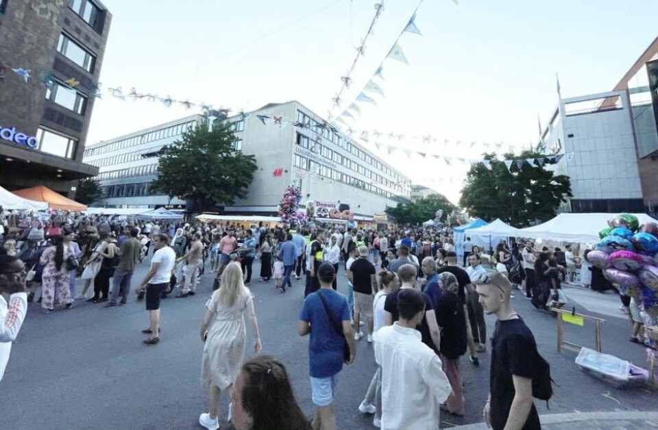 Andra kvällen av Cityfestivalen lockade många besökare, men det blev ändå en relativt lugn kväll en polisen. Foto: Jonas Edberg