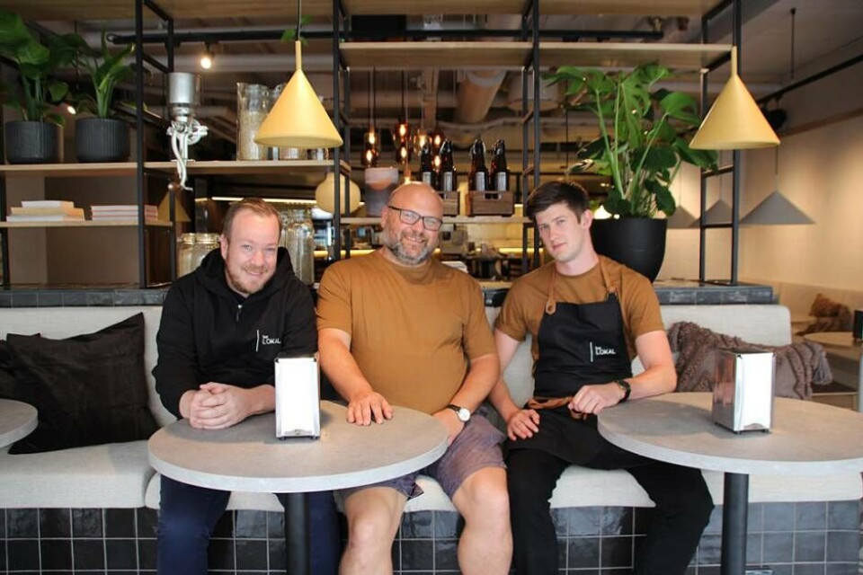 Bar Lokal-trio. Köksmästare Thommy Södergren, initiativtagaren Johan Dupont och restaurangansvarige Pascal Berglund. Foto: Jonas Bergkvist