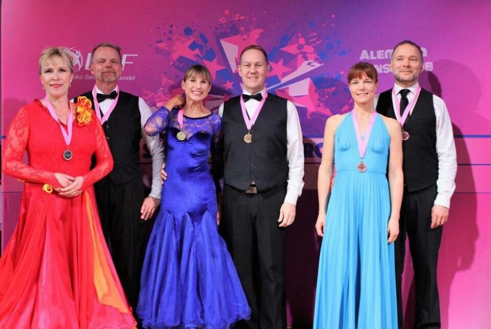 Maria och Henrik Trollvin (till höger) debuterade i C-klass och kom på tredje plats i både standard och latin. Foto: Renata Kaleta/Danssportförbundet Maria och Henrik Trollvin (till höger) debuterade i C-klass och kom på tredje plats i både standard och latin. Foto: Renata Kaleta/Danssportförbundet