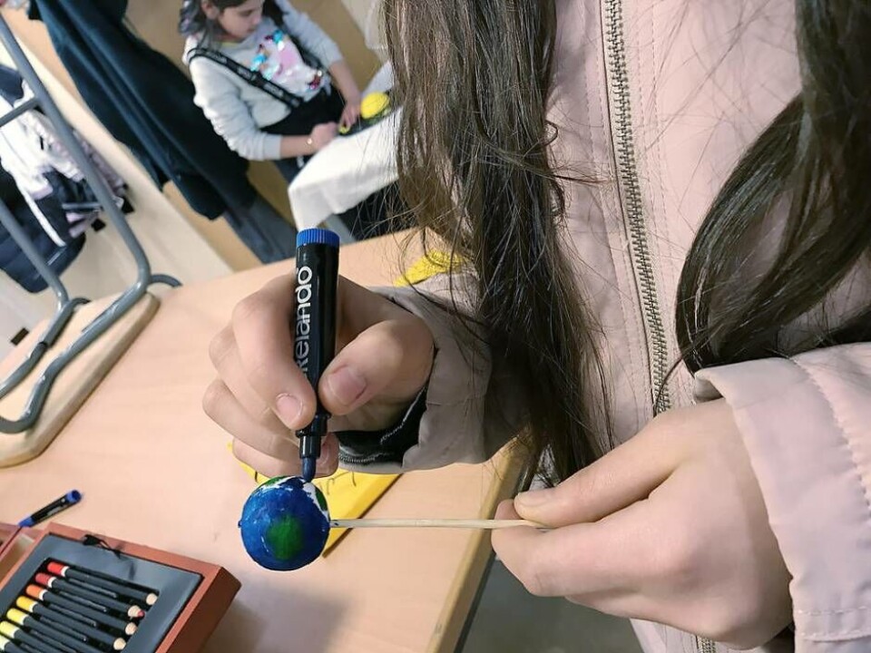 RYMdlära. Arabiska elever från Hammarbyskolan lärde sig om rymden Foto: Serko Amin