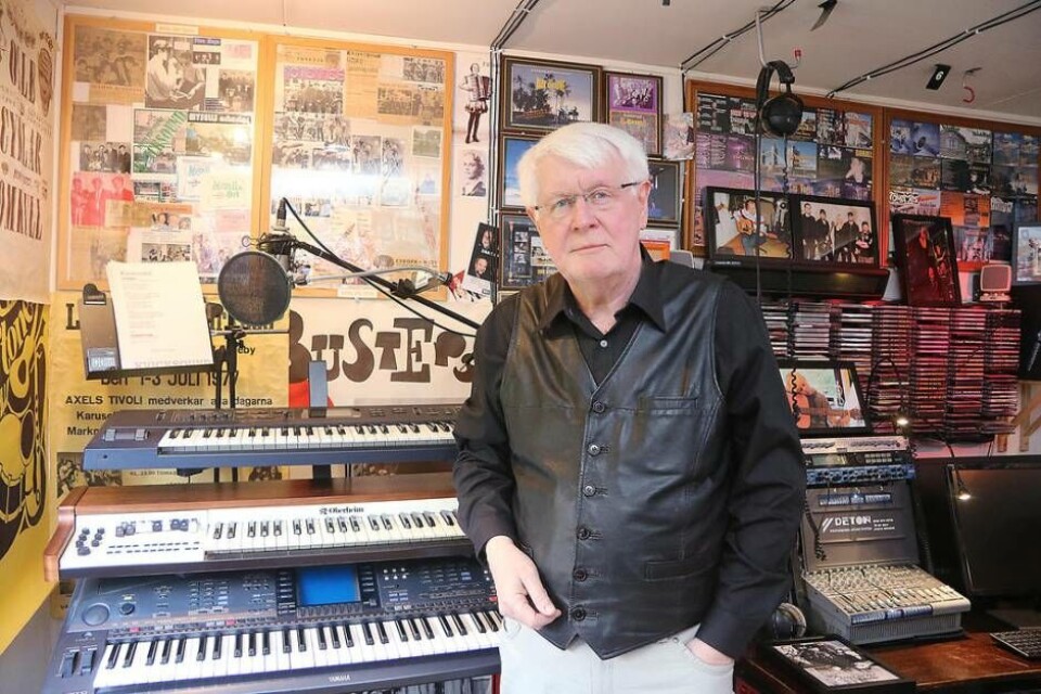 Studion. Lars-Olov Karlsson i hjärtat av Kvicksound. Idag lördag fyller han 71 år. Foto: Lasse Blom×1 / 3Visa bildtextBild 1 av 3