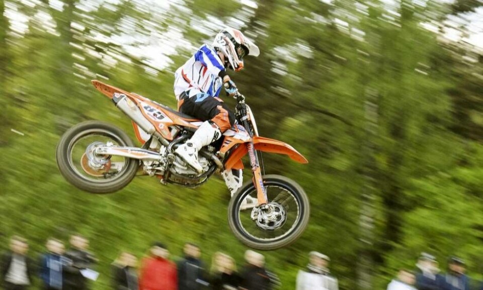 Publikfavorit. Motocrossfest på Malmabanan i helgen. Ett av de främsta hemmahoppen är Viktor Björklund. Han hoppas på gott stöd från publiken. ”Det brukar man få här hemma”, säger 24-åringen. Foto: Stefan Lindgren