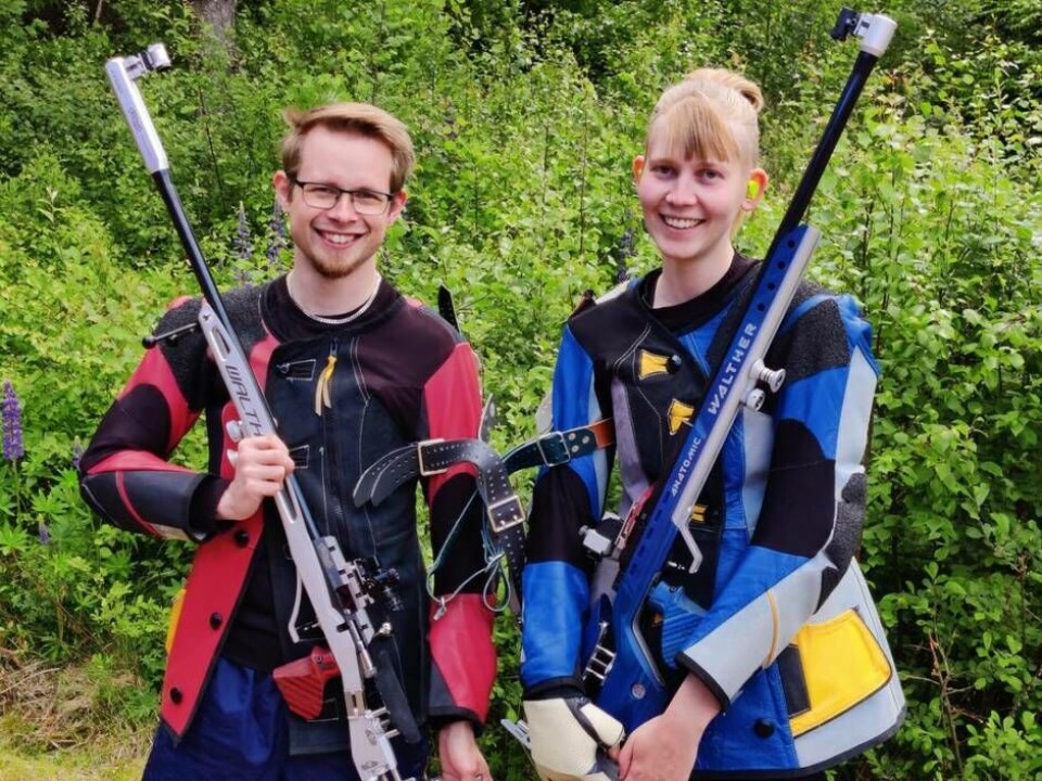 Landslagsskyttar. Filip Andersson och Agnes Svedberg tävlar för Sverige i augusti. Foto: Privat