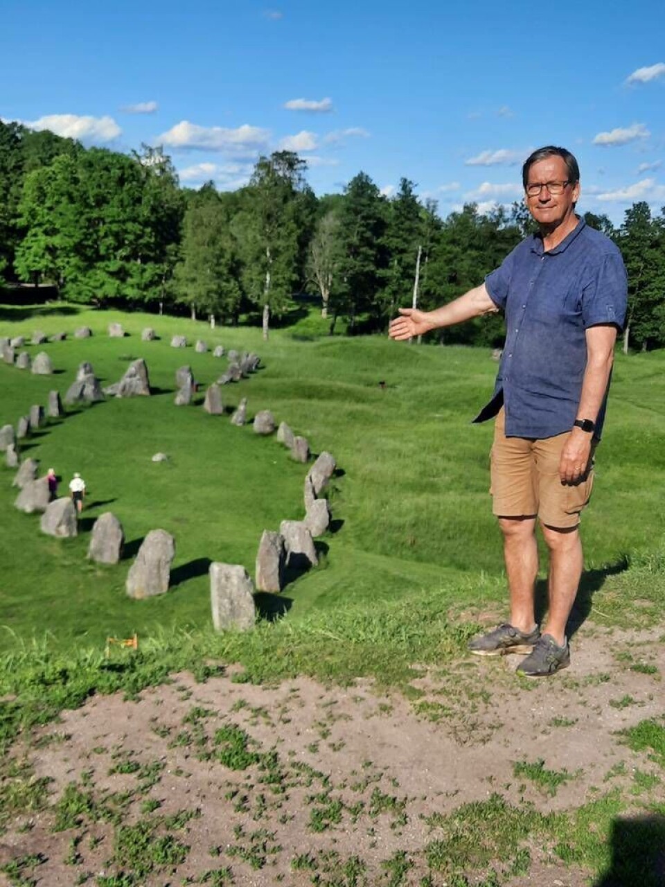 Mikael Eklund, guide-coach från Badelunda hembygdsförening är glad över att guidningarna nu startar igen. Foto: Badelunda hembygdsförenings arkiv Foto: Badelunda Hembygdsförening/arkiv