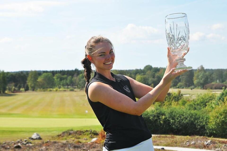 Rauka vägen till succé! VGK-tjejen Annelie Sjöholm vann idag Swedish Golf Tour-tävlingen Slite Open på Gotland – hennes första seger som proffs. Foto: Louise Sjöholm