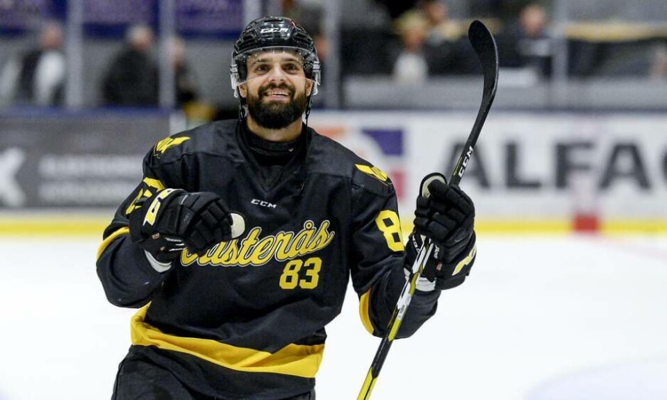 Nyförvärvet Mattias Beck visade att han blir att räkna med den här säsongen. Beck klev fram och satte den avgörande straffen när VIK besegrade Almtuna i säsongens första träningsmatch. Foto: STEFAN LINDGREN×1 / 5Visa bildtextBild 1 av 5