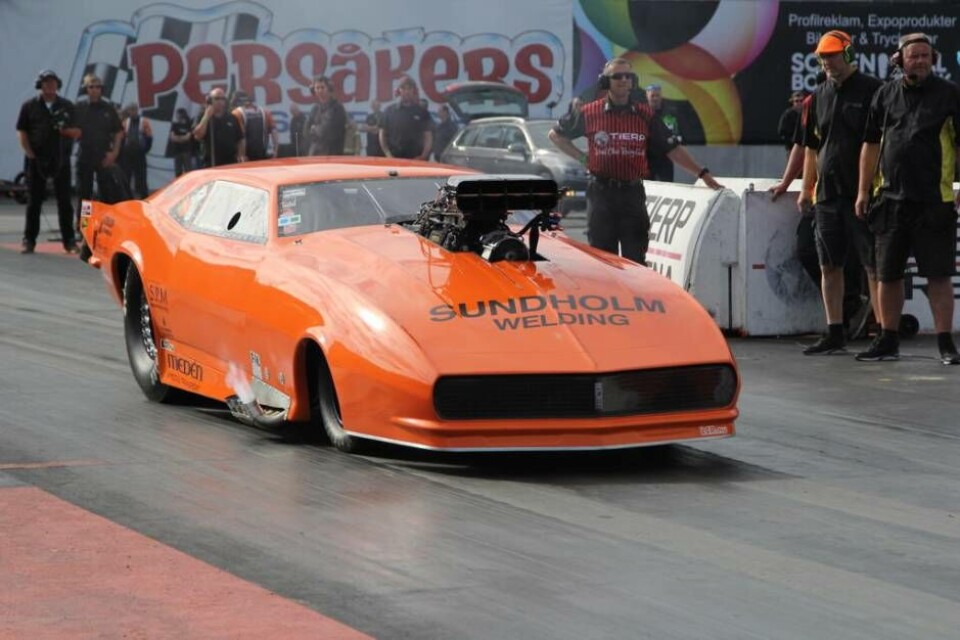 Regerande Europamästaren Janne Ericsson fick bästa tänkbara start på årets EM-säsong i sin orange Chevrolet Camaro. Foto: LCR.nu/Arkivbild
