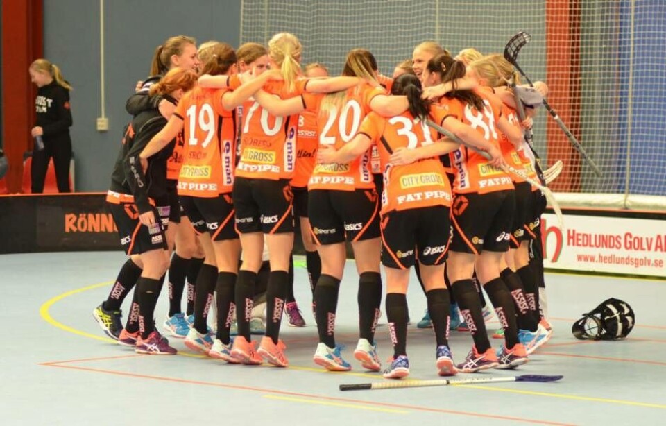 Rönnbytjejerna fick jubla elva gånger under fredagsmatchen mot Malmö FBC. Foto: Stefan Lindgren