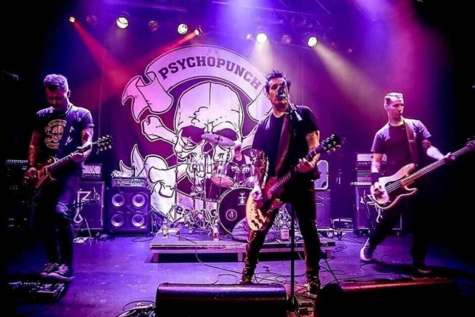 Hemmagig. Nästa fredag står punkrockarna Psychopunch – bestående av Jarmo Mäkkeli, Patrik Wallert, Jonas Karlberg och Johan Karlsson – på Västerås Officersmäss scen. ”Vi är peppade, det var riktigt länge sen vi spelade i Västerås”, säger bandet. Foto: Dirk ”The Pixeleye” Behlau