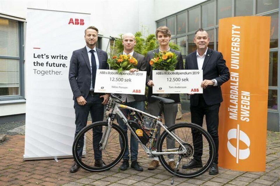 Studenter får stipendium för kontrollsystem för autonom cykel