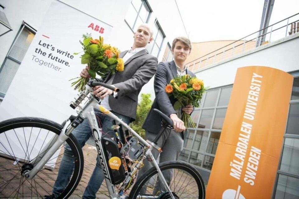 Studenter får stipendium för kontrollsystem för autonom cykel