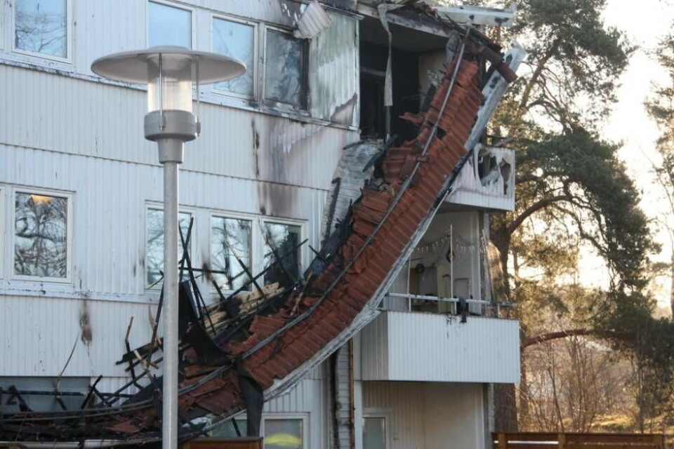 Stor förödelse i flerfamiljshuset på Råby. Foto: Sofie Tejre