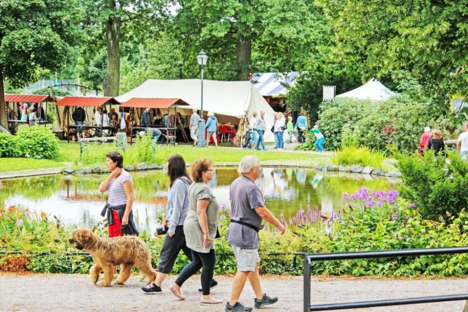 MARKNAD. I Ahllöfsparken finns det marknadssäljare. Foto: MOSTPHOTOS