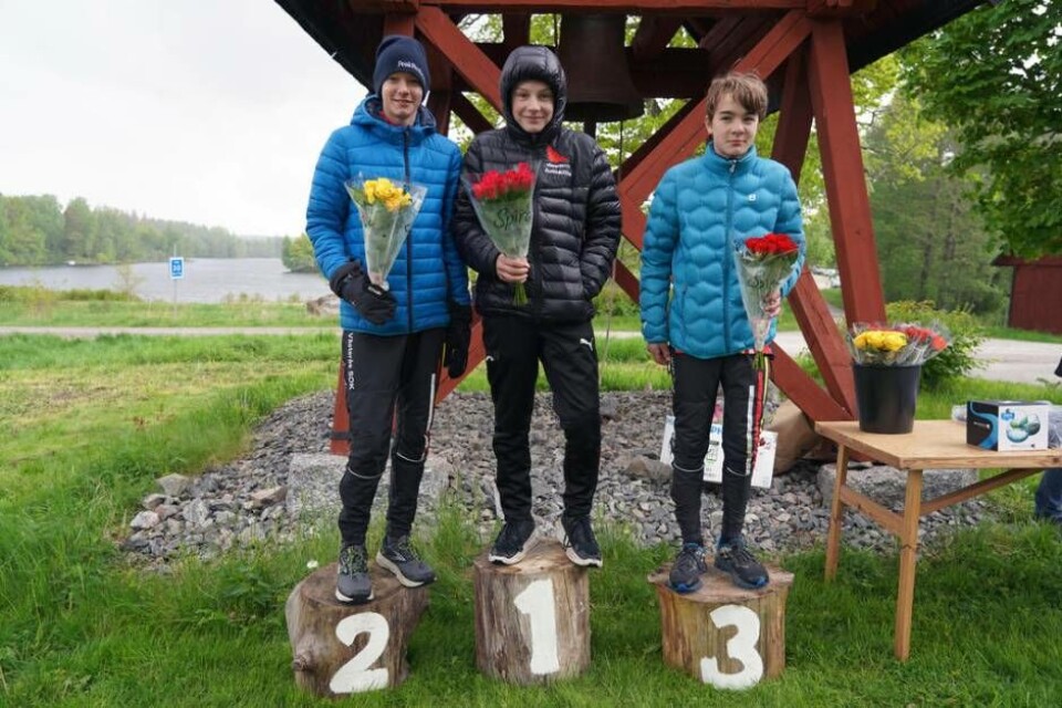 Västeråsungdomar dominerade i H14-klassen, 1 530 meter, och tog hand om hela prispallen: 1) Rasmus Viertel, 11.01, 2) Ludvig Juhlin, 12.06, 3) Gustav Juhlin, 12.38. Foto: Björn Lindén