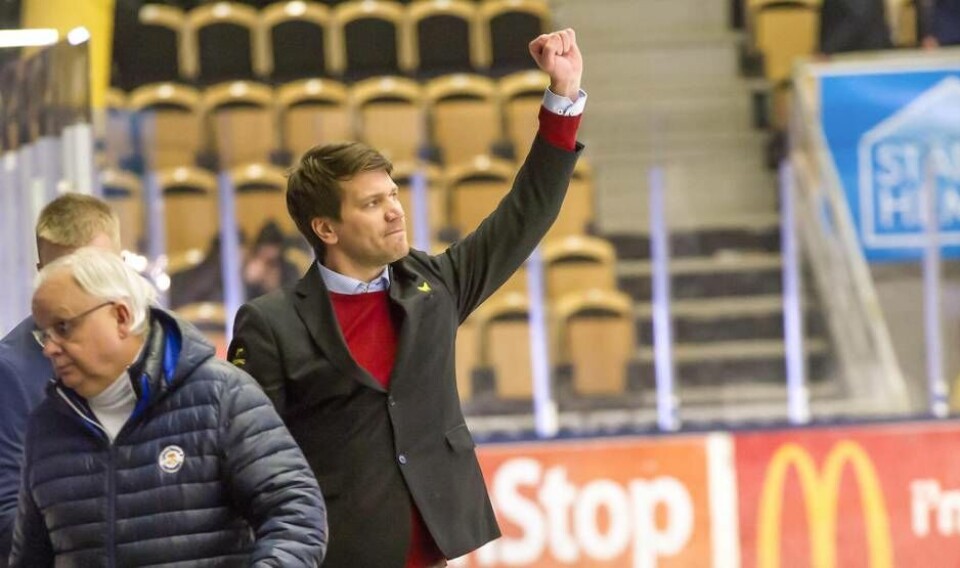 Thomas Paananen hyllade lagets moral efter premiärsegern i Alletttan. Foto: Stefan Lindgren×1 / 2Visa bildtextBild 1 av 2