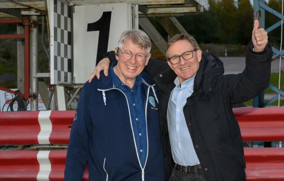 VMS Ragnar Spjuth och Björn ”Nalle” Johansson under dennes besök hos Västerås Motorsällskap i tisdags. Duon har kört många tävlingar tillsammans. Foto: Janne Cermenius