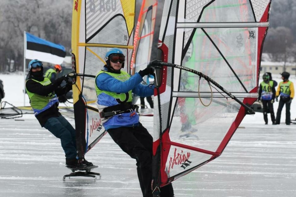 Stefan Söderlund (närmast) vann VM-guld i issurfing i USA. Foto: Enda Pärisma