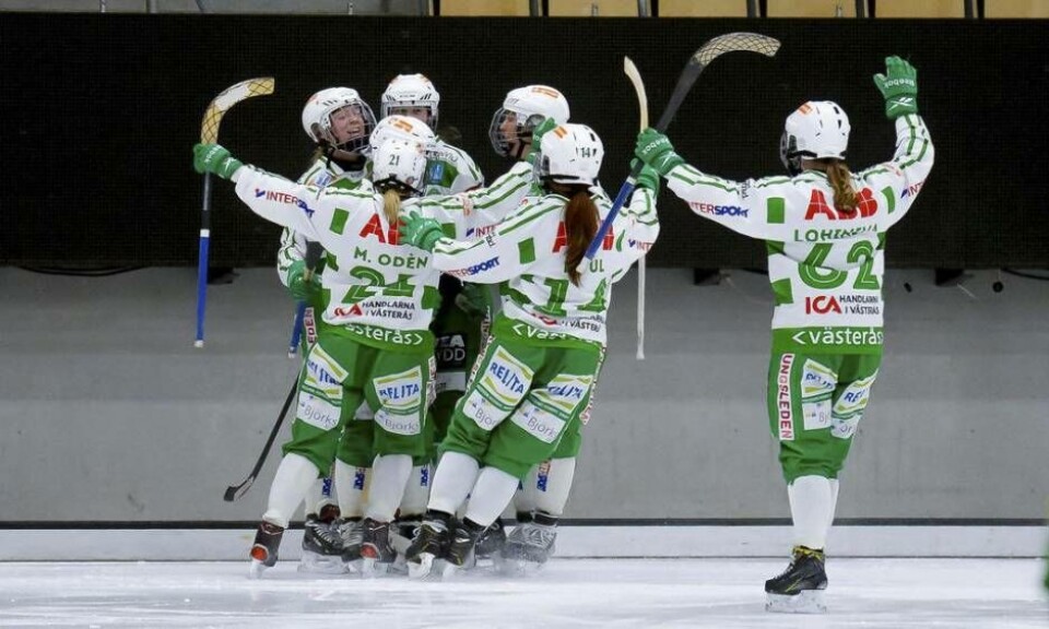 VSK Bandy har all anledning att jubla efter att laget vunnit Elitserien. Nu väntar slutspel och jakten på SM-guldet. Foto: STEFAN LINDGREN/Arkiv