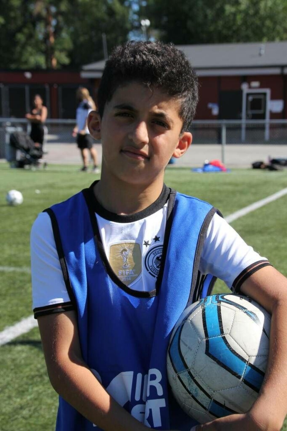 ”Straffar avgör”. Yusef Ahmed, 10 år, gillar Neymar mest och hans tips var att det skulle bli 1–1 mellan Sverige och England och sen straffar. Foto: Helena Andersson