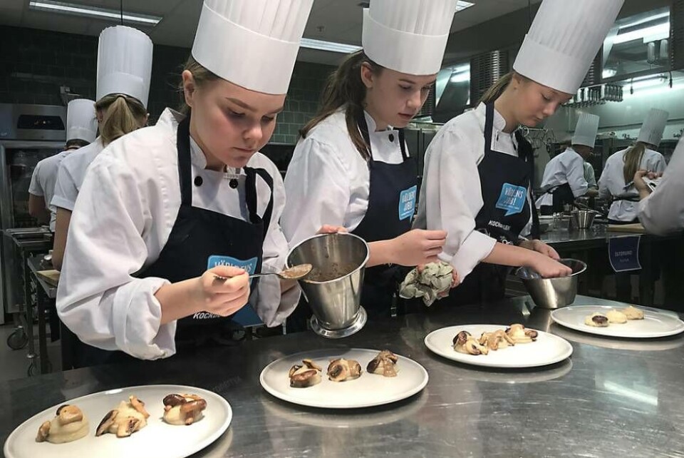 Lagade till en silvermedalj. Ida Kandell, Stina Erlandsson och Felicia Björndahl imponerade på bland andra Årets kock, David Lundqvist. Foto: Pressbild