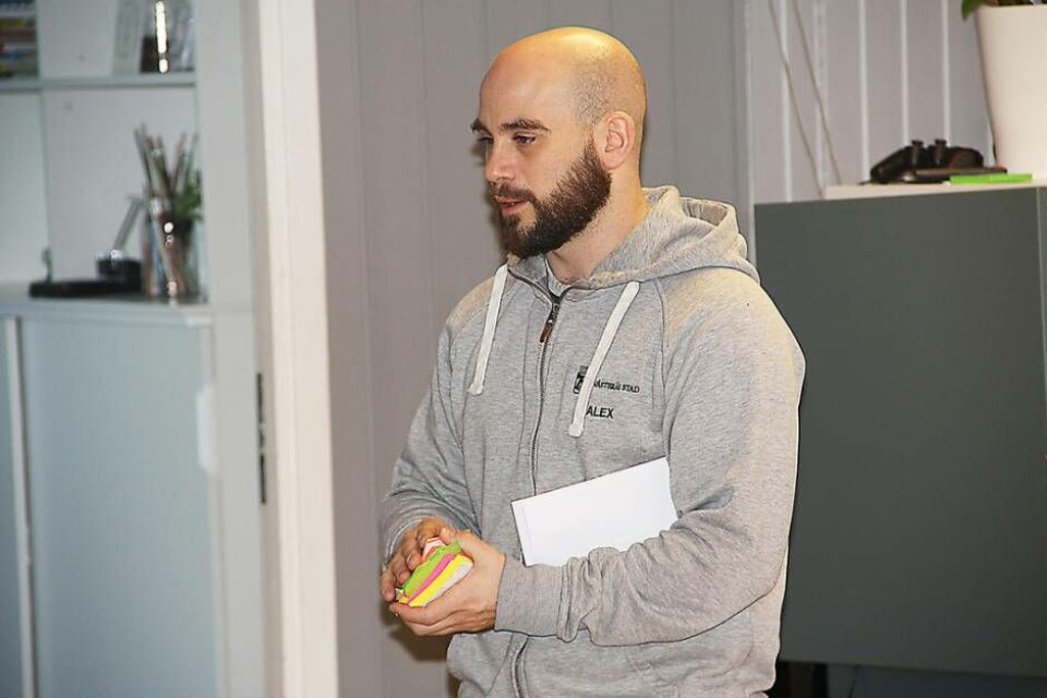 Alexander Markianos är avdelningschef på Viksängs fritidsgård i Västerås. Foto: Sofie Tejre