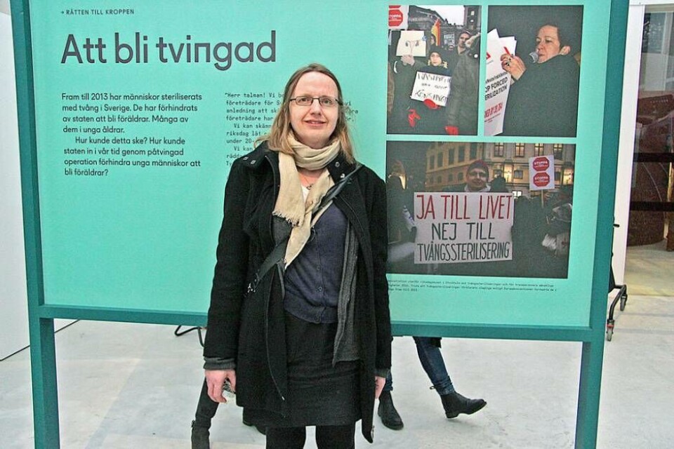 Av vikt. 'Jag tror den här utställning har jättestor betydelse”, säger Maria Israelsson, en av besökarna vid invigningen. Foto: Sandra Fonnisson×1 / 4Visa bildtextBild 1 av 4