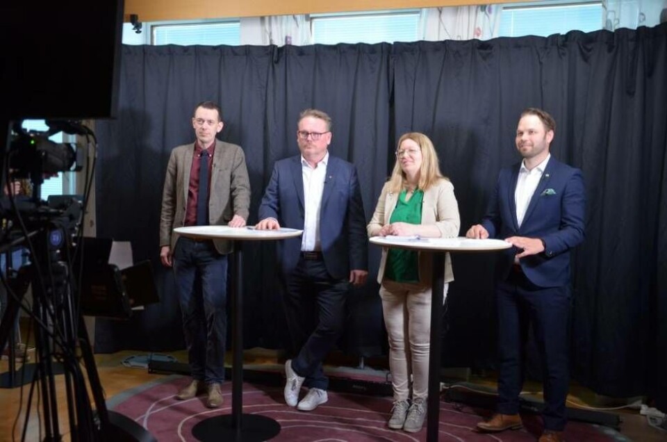 Gemensamt beslut. Vid en digital pressträff på torsdagen presenterade Jesper Brandberg (L), Staffan Jansson (S), Vicki Skure Eriksson (C) och Markus Lindgren (MP) beslutet att bidra med 50 miljoner kronor till ett tågstopp vid Finnslätten. Foto: Västerås stad