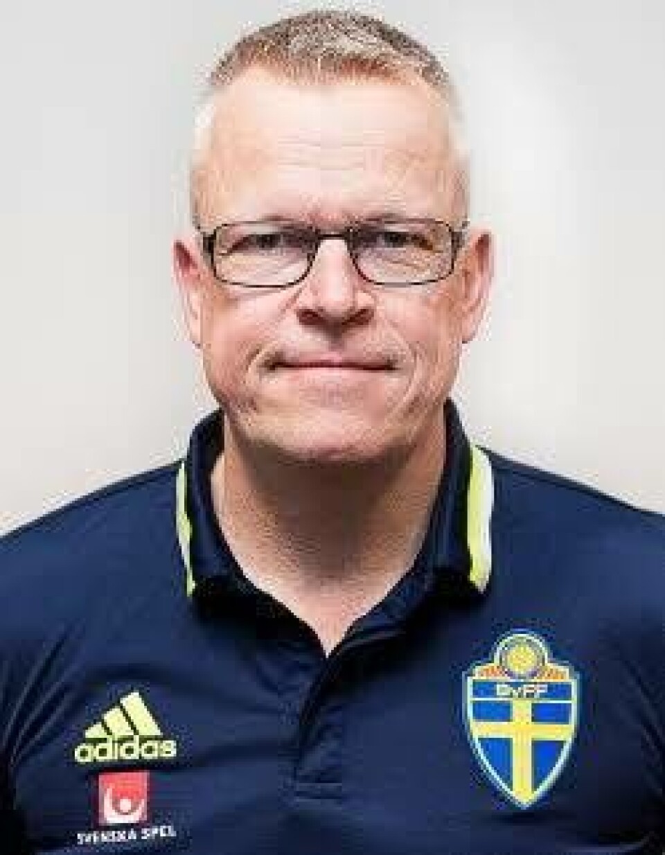 Janne Andersson hyllar Nilsson Lindelöf. Foto: SvFF