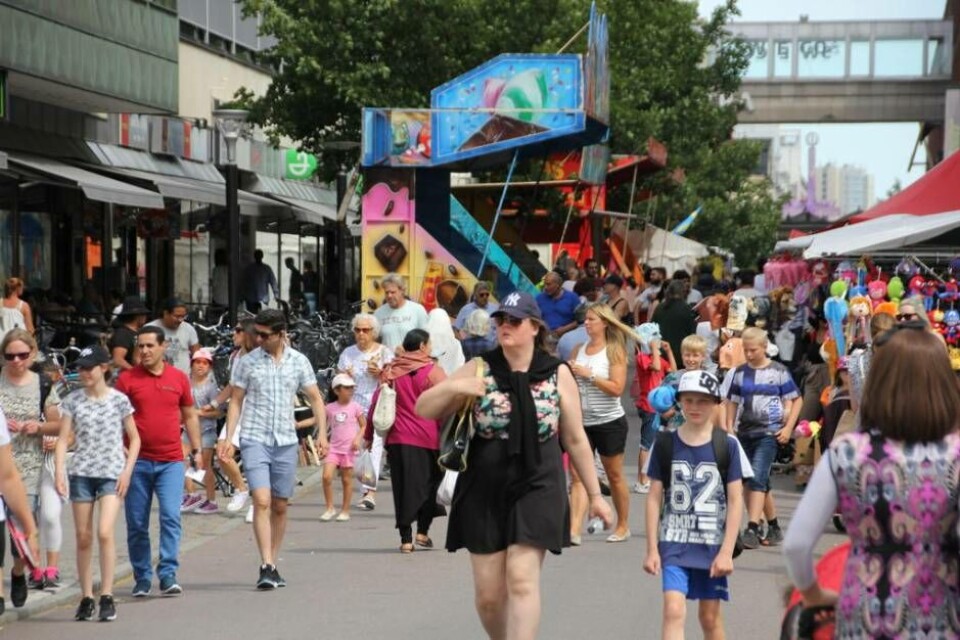 Redan tidig eftermiddag hade många besökare tagit sig till festivalområdet. Foto: Helena Andersson