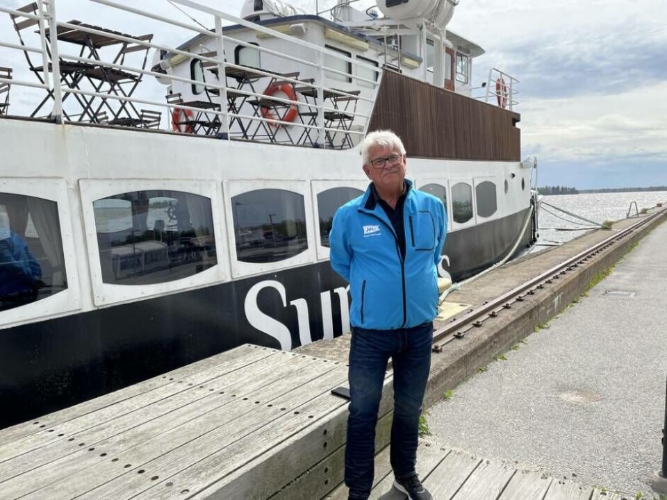 Nya tillskottet. Peter Bamberg visar upp Rederi Mälarstadens nya dragplåster. Foto: Michaela Ericzén