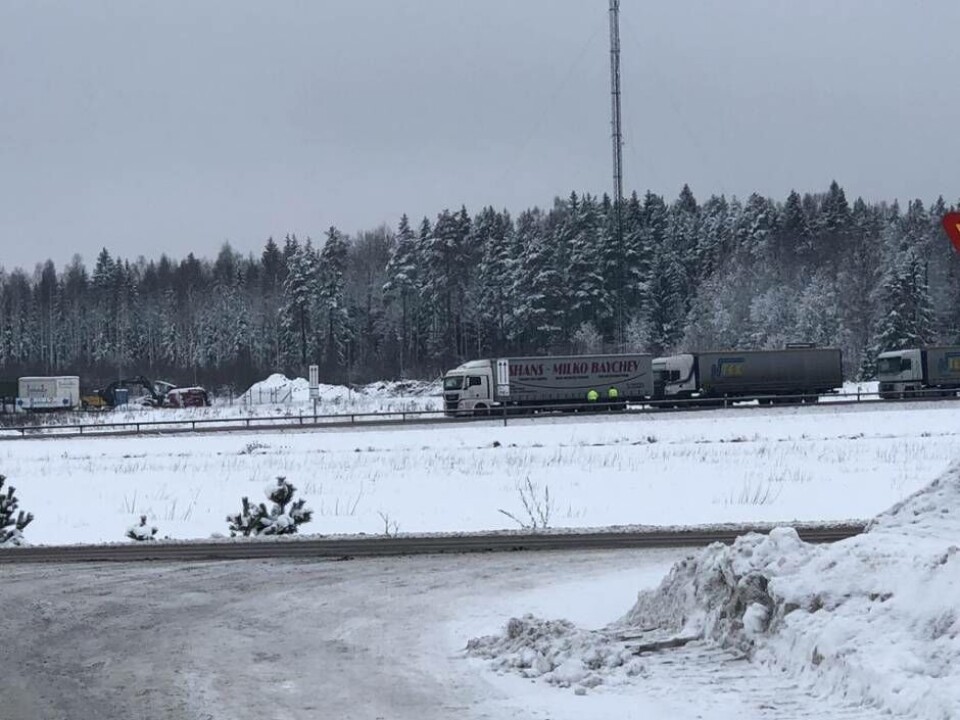 En lastbil fick problem på riksväg 56 och orsakade stopp i trafiken. Foto: Daniel Bjernedal