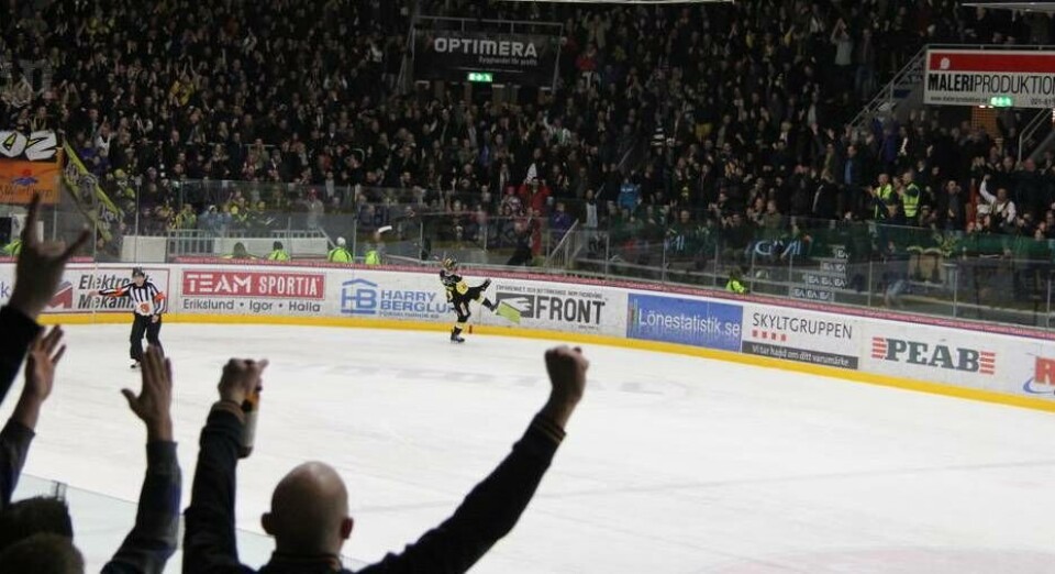 På torsdag startar kvalserien som avgör om VIK får fortsätta att spela i Hockeyallsvenskan. Foto: Martin Blom