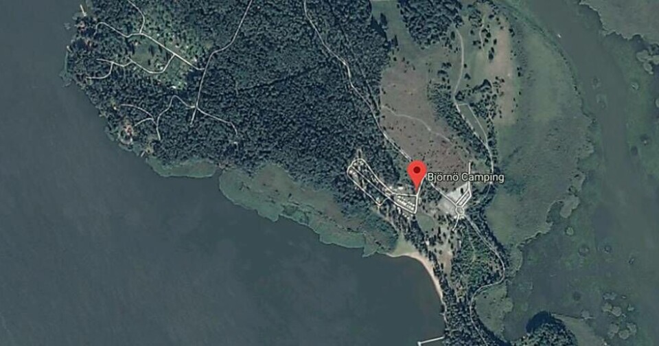 Våldtäkten och rånet ska enligt anmälan ha skett på campingen på Björnön. Foto: Google