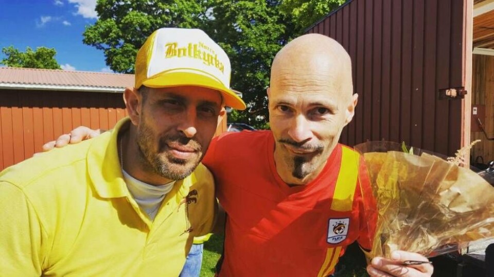 Rapparen Dogge Doggelito rappar på Bengt Kyllinges nya musikvideo. Foto: Hans Larsson