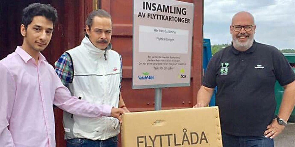Sedan i somras har Rebox en container på Återbruket i Köping. Där kan besökarna själva lämna sina begagnade kartonger. Foto: Vafab Miljö