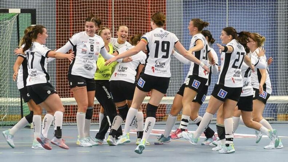 VI-damerna hoppas få jubla mycket under nästa säsong. Målet är att ta ett stort steg närmare toppen av SHE. Foto: Stefan Lindgren/Arkiv