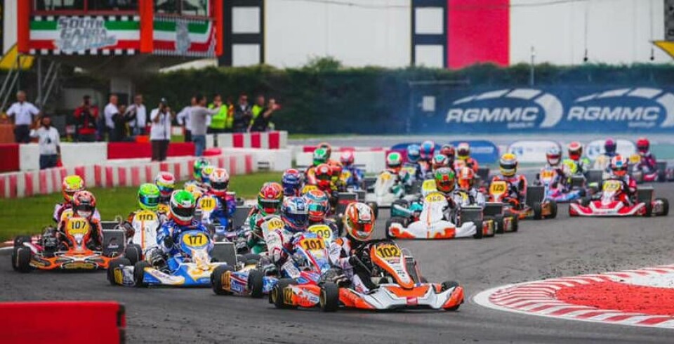 Fransmannen Emilien Denner (startnummer 102) blev för svår när VM i KZ2 avgjordes i Italien. Svensken Emil Skärås (nr 101) låg länge tvåa med slutade på bronsplats. Foto: FM Images