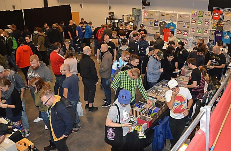 Mycket att fynda. Många spelintresserade lockas till Växhuset och den årliga spelmässan Retrogathering för att bland annat fynda bland gamla spel. På lördag är det dags igen. Foto: Retrogathering
