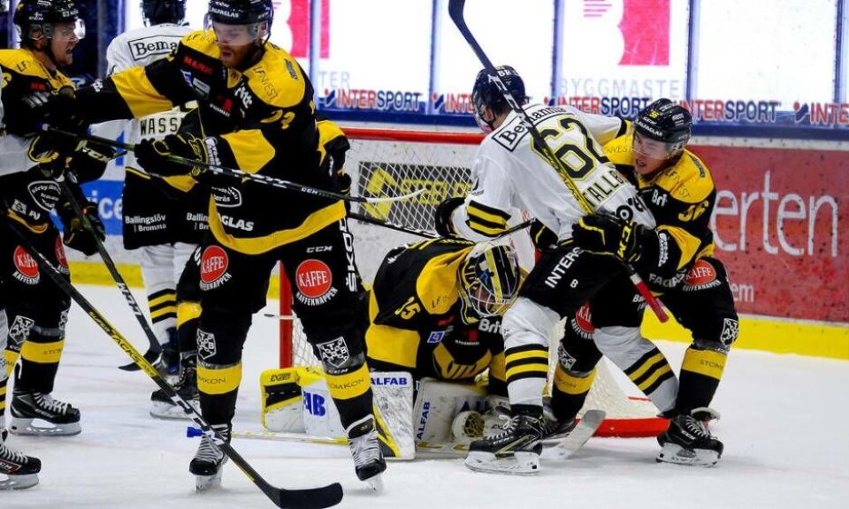 Tätt och tufft i ABB Arena långa stunder. Foto: STEFAN LINDGREN