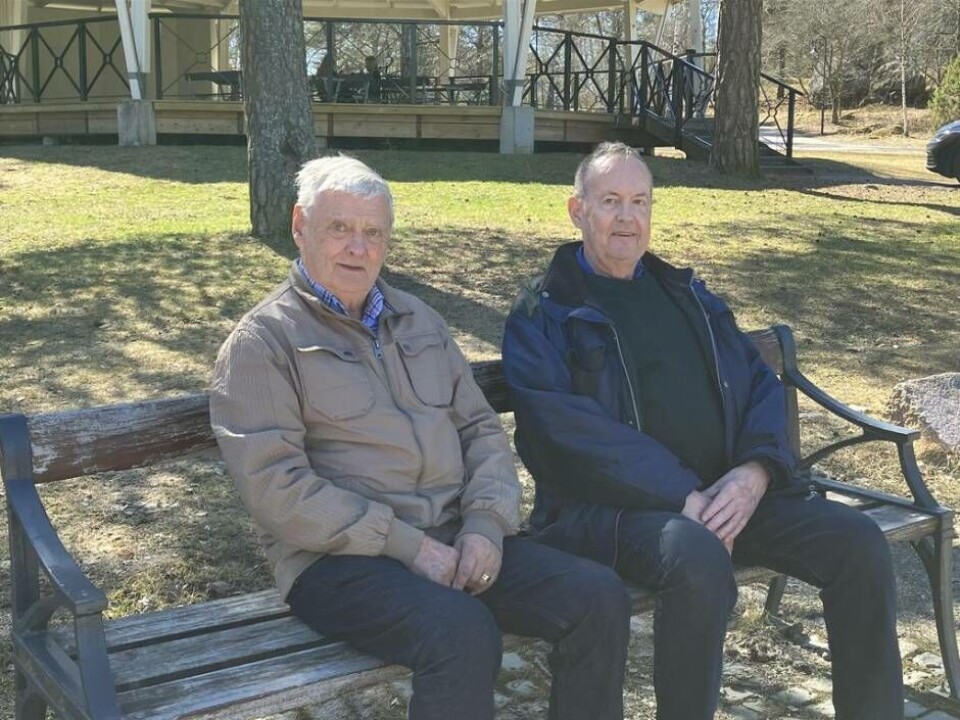 Bo Siösteen ansvarig för valborgsarrangemanget och ordförande Gunnar Olsson från arrangerande Västerås kvartettsångare. Foto: Helena Andersson