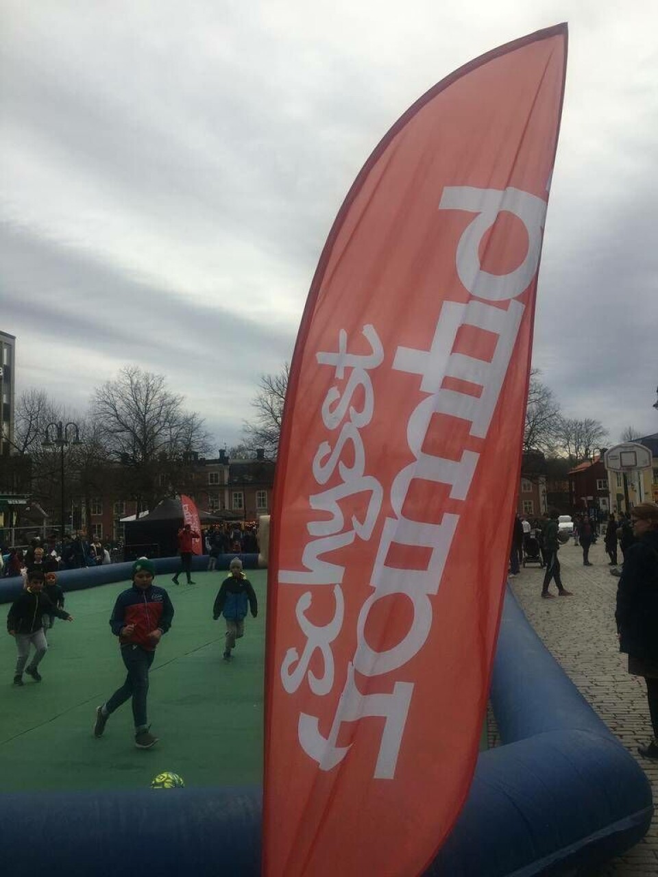 VSK Bandys projekt Schysst framtid arrangerar flera aktiviteter på Stora torget under valborgsfirandet. Foto: Arkiv