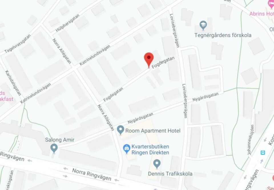 18-åring rånad och misshandlad av flera män