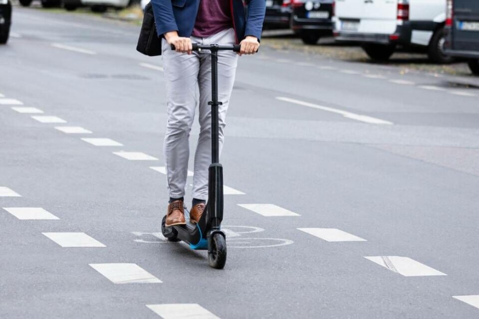 Nu skärps reglerna för elsparkcyklar i Västerås. Foto: Andrey Popov