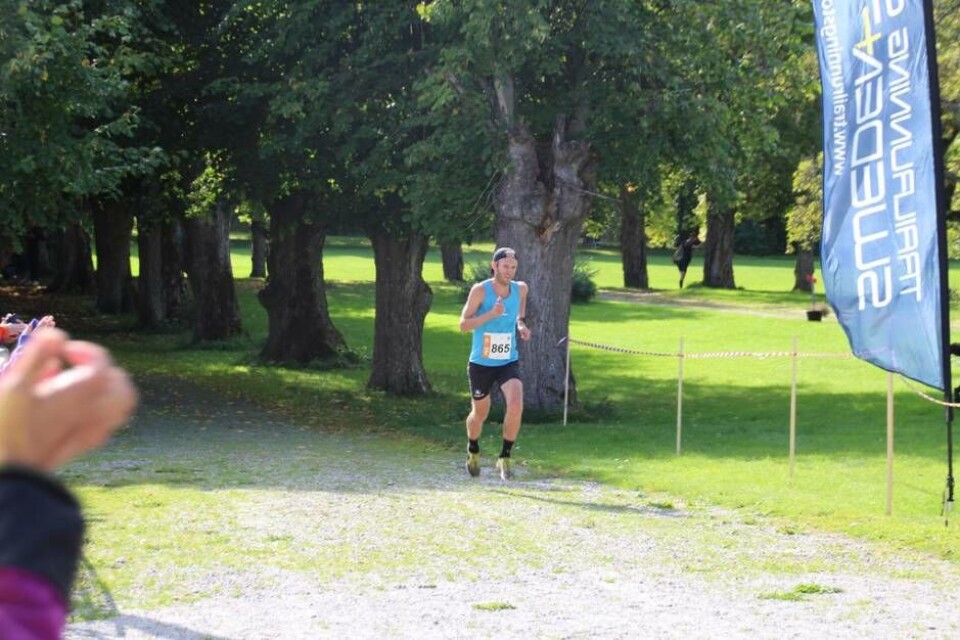 Förre landslagsorienteraren Fredrik Bakkman var storvariten som höll. Han vann tourdistansen 25 km överlägset och leder nu den nystartade Sverrigetouren totalt. Foto: Jonas Bergkvist