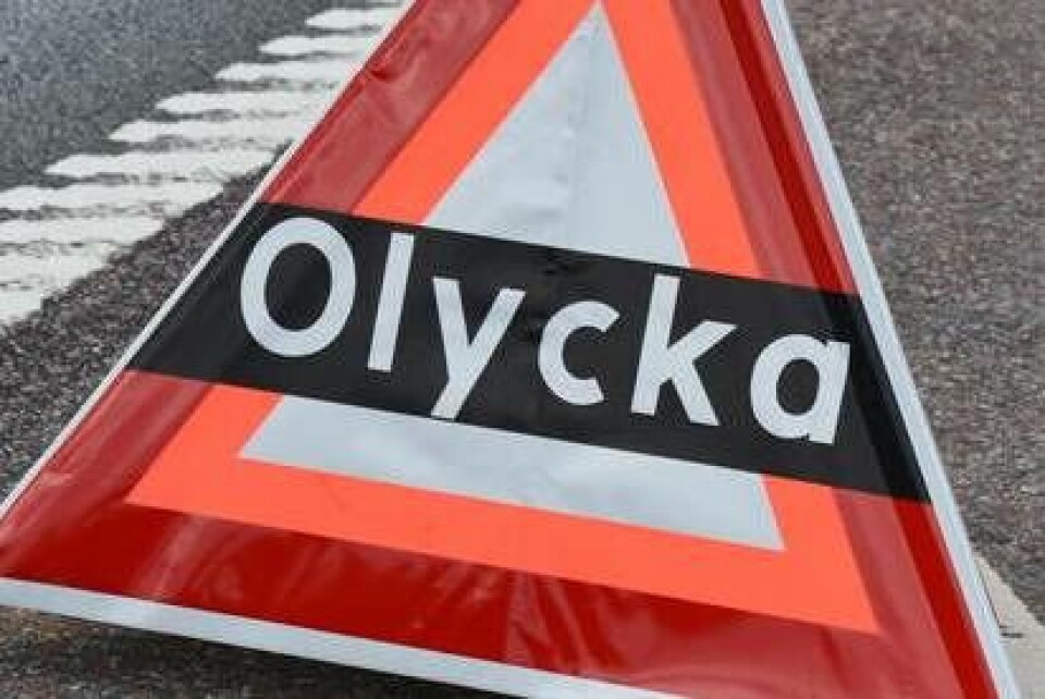 Turistbuss körde av E18 – totalstopp mellan Enköping och Västerås