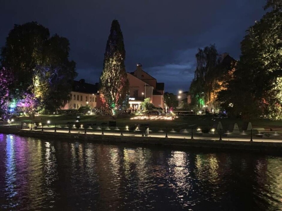 När mörkret föll över city bjöds det på ljusfest i Stadsparken. Foto: Jonas Edberg